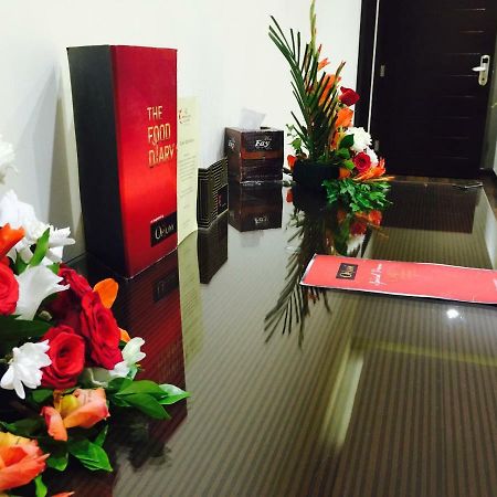 Royaute Luxury Suites And Hotel Gulberg Lahore Buitenkant foto