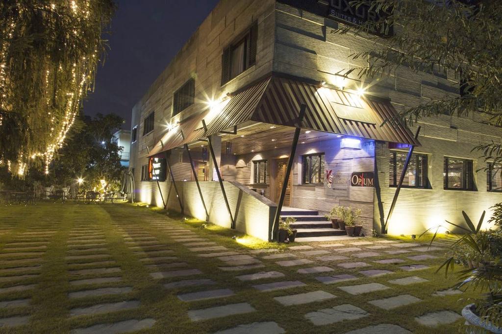 Royaute Luxury Suites And Hotel Gulberg Lahore Buitenkant foto